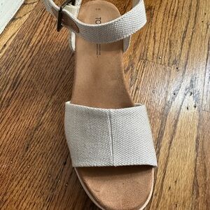 Women's Cream Sandals